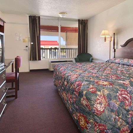 Motel Super 8 By Wyndham Oklahoma Fairgrounds Exterior foto