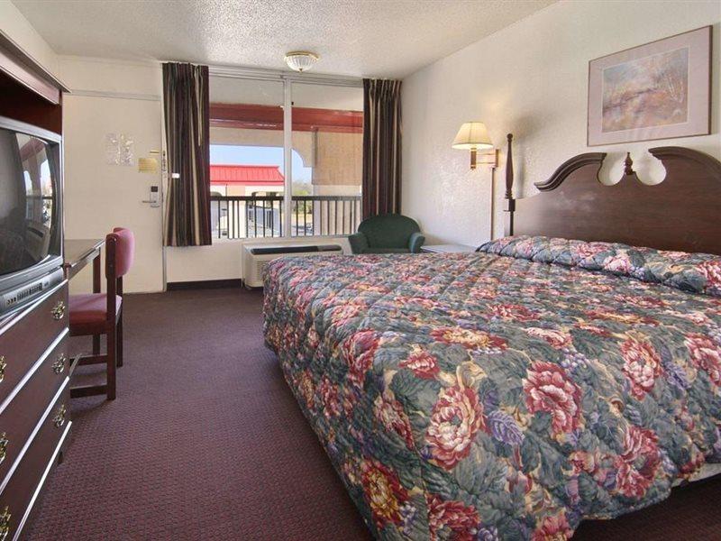 Motel Super 8 By Wyndham Oklahoma Fairgrounds Exterior foto