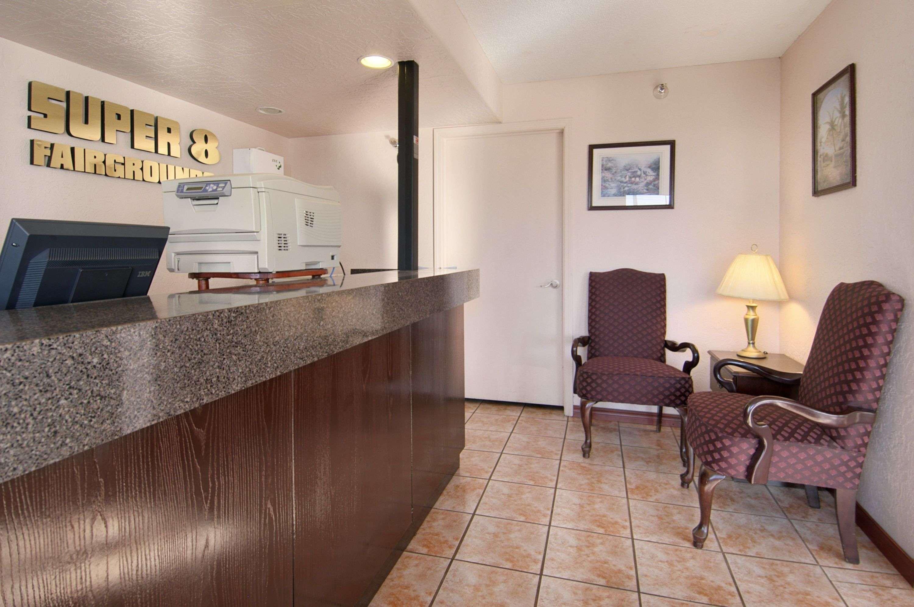 Motel Super 8 By Wyndham Oklahoma Fairgrounds Interior foto